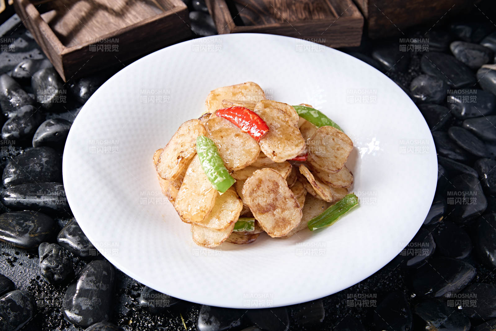 虎皮彩椒油炸糖霜土豆片