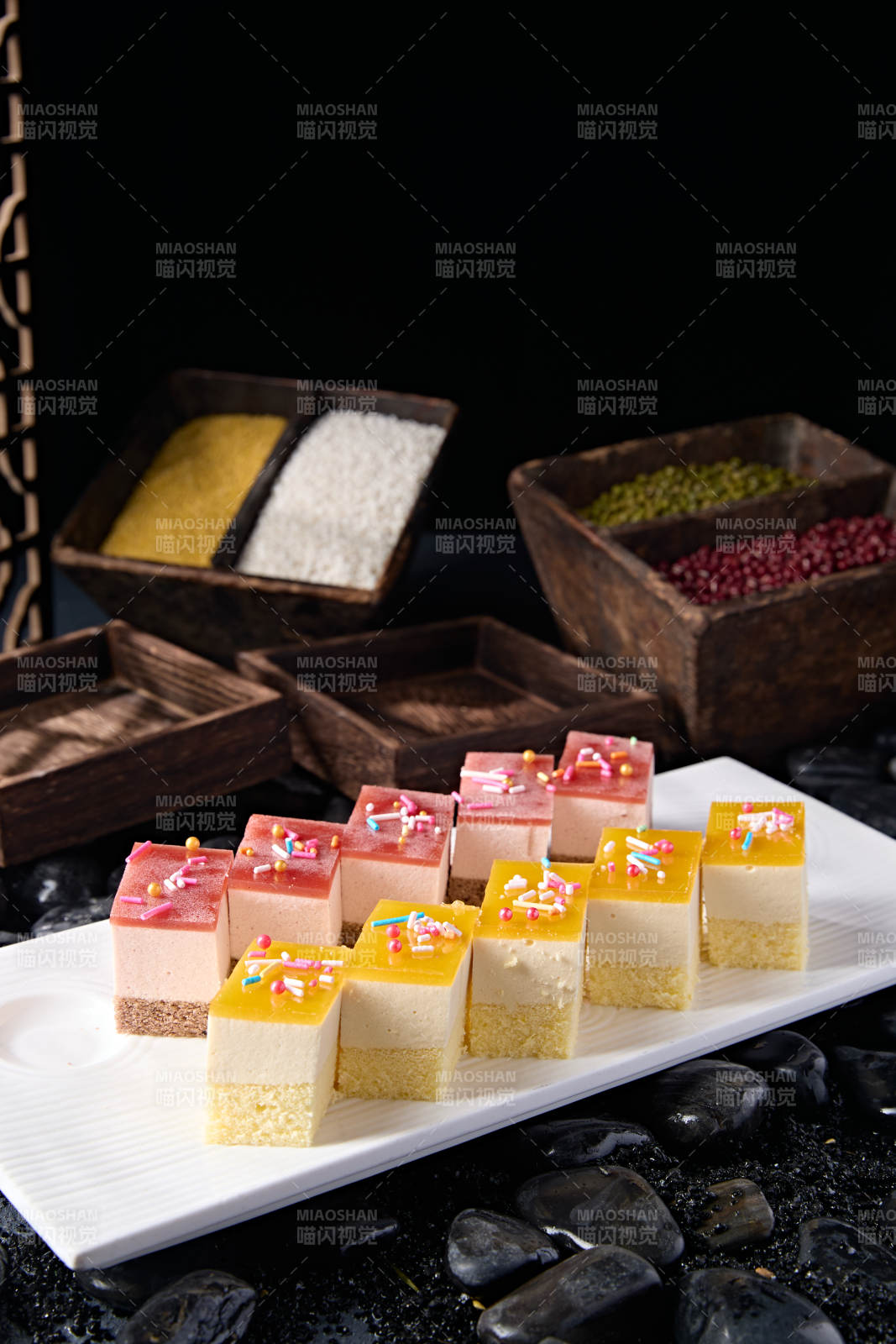 奶香慕斯草莓芒果果凍蛋糕雙拼