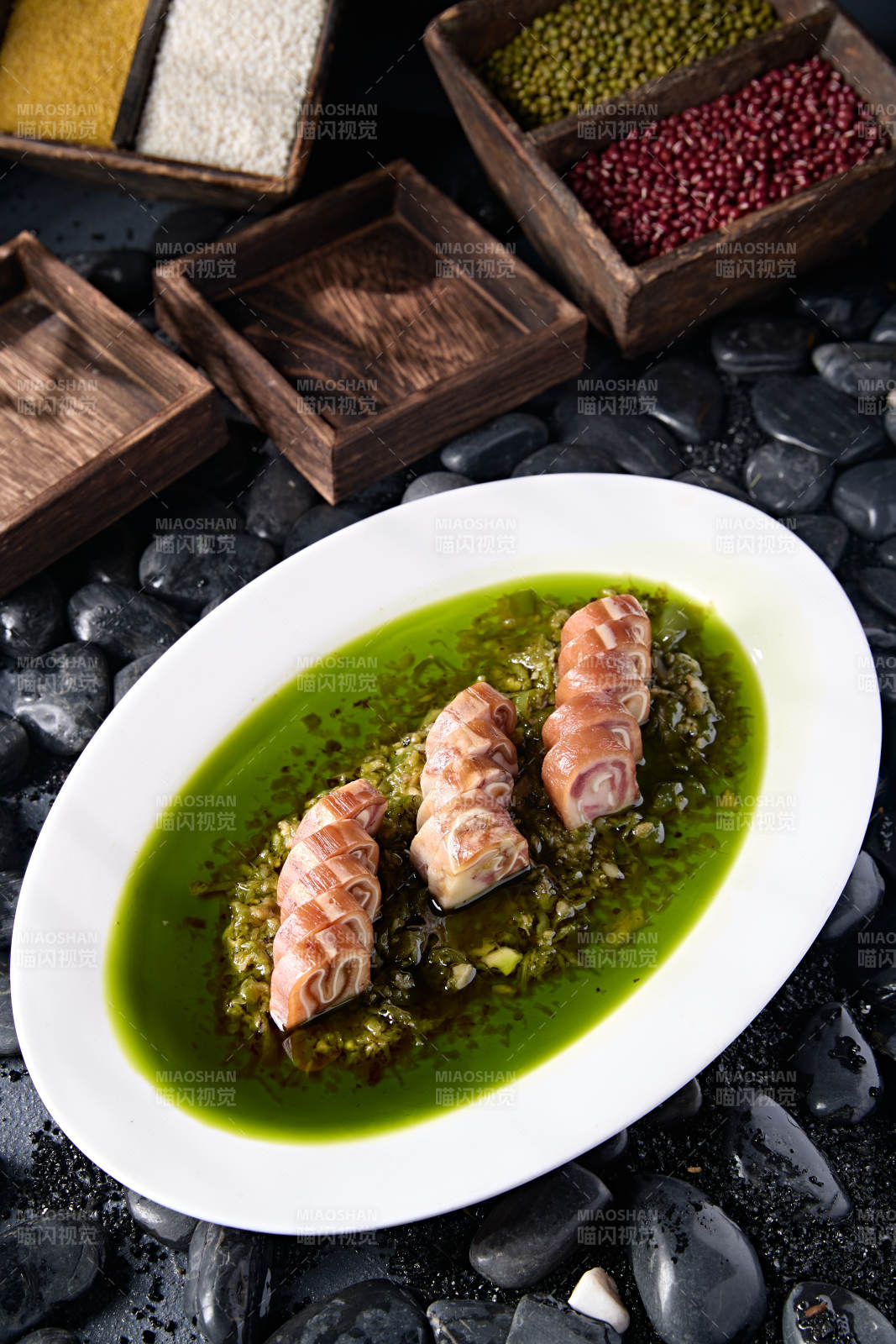 青葱葱油油浸猪耳丝卷切片