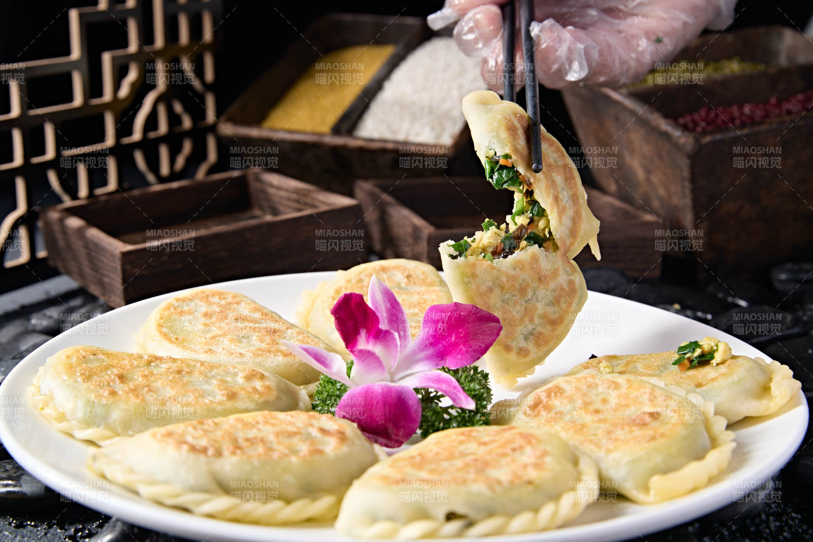 傳統面食小吃韭菜盒子