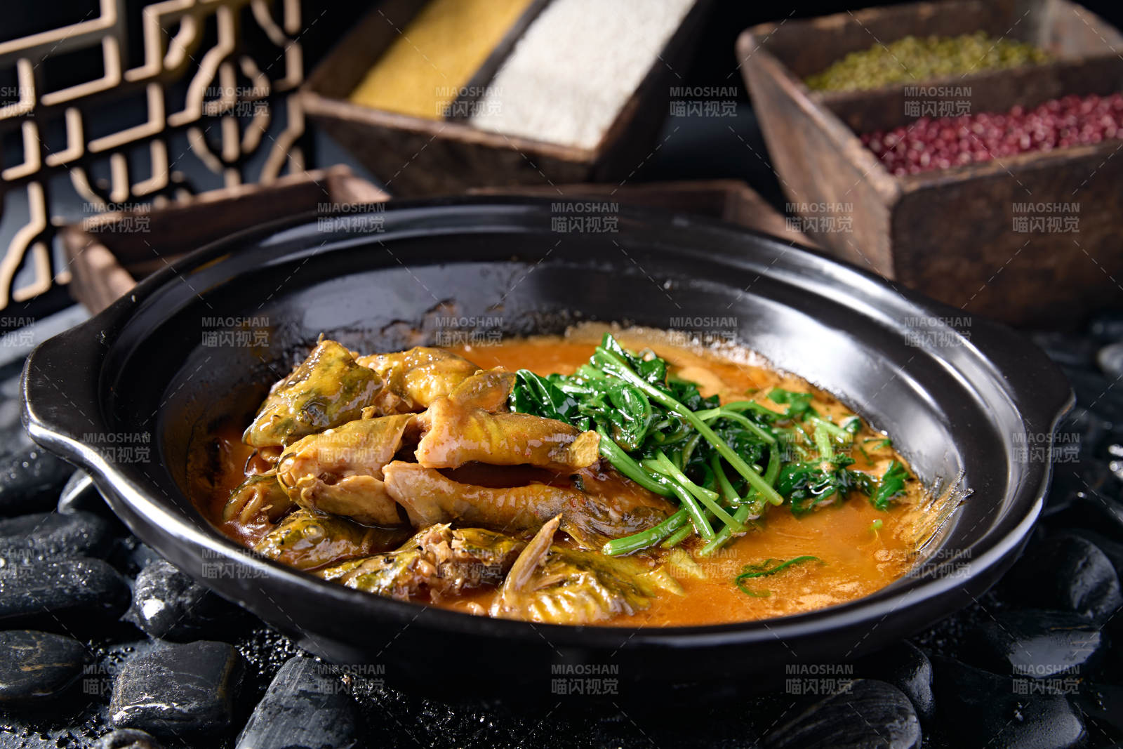 美味石锅炖嘎鱼