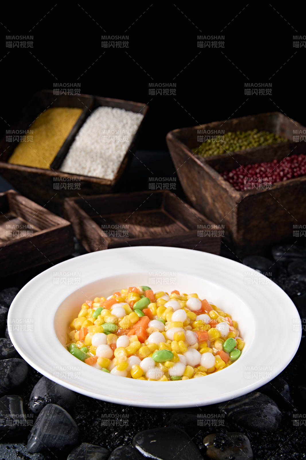 糖水青豆芋圆玉米粒胡萝卜丁