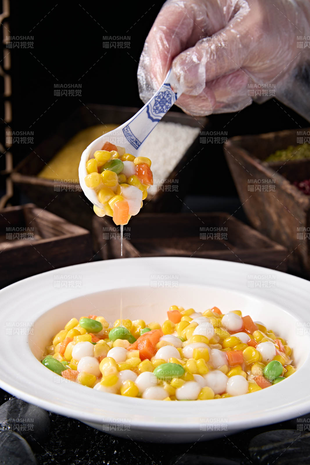 糖水青豆芋圆玉米粒胡萝卜丁