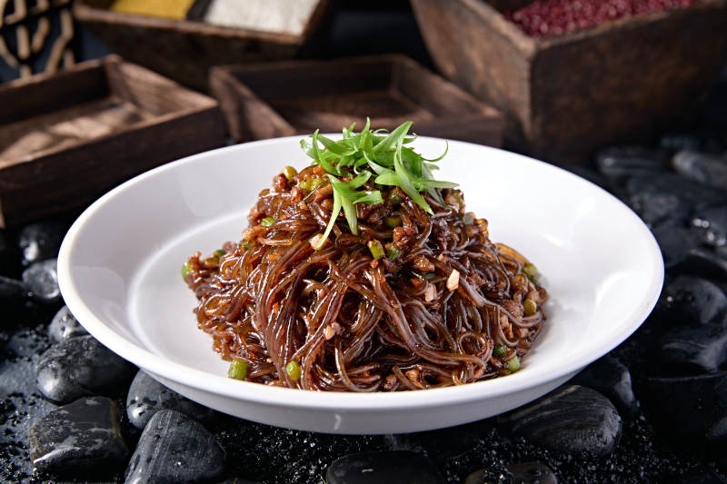 蚂蚁上树肉沫葱香炒水晶粉