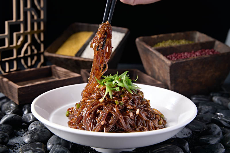 蚂蚁上树肉沫葱香炒水晶粉