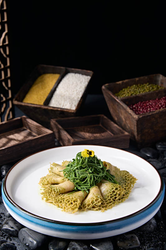 精美凉菜沙葱金钱肚