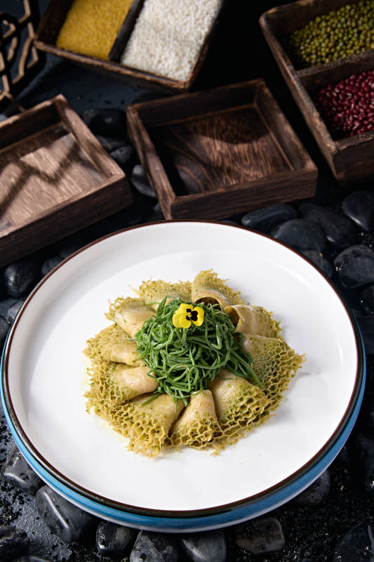 精美凉菜沙葱金钱肚