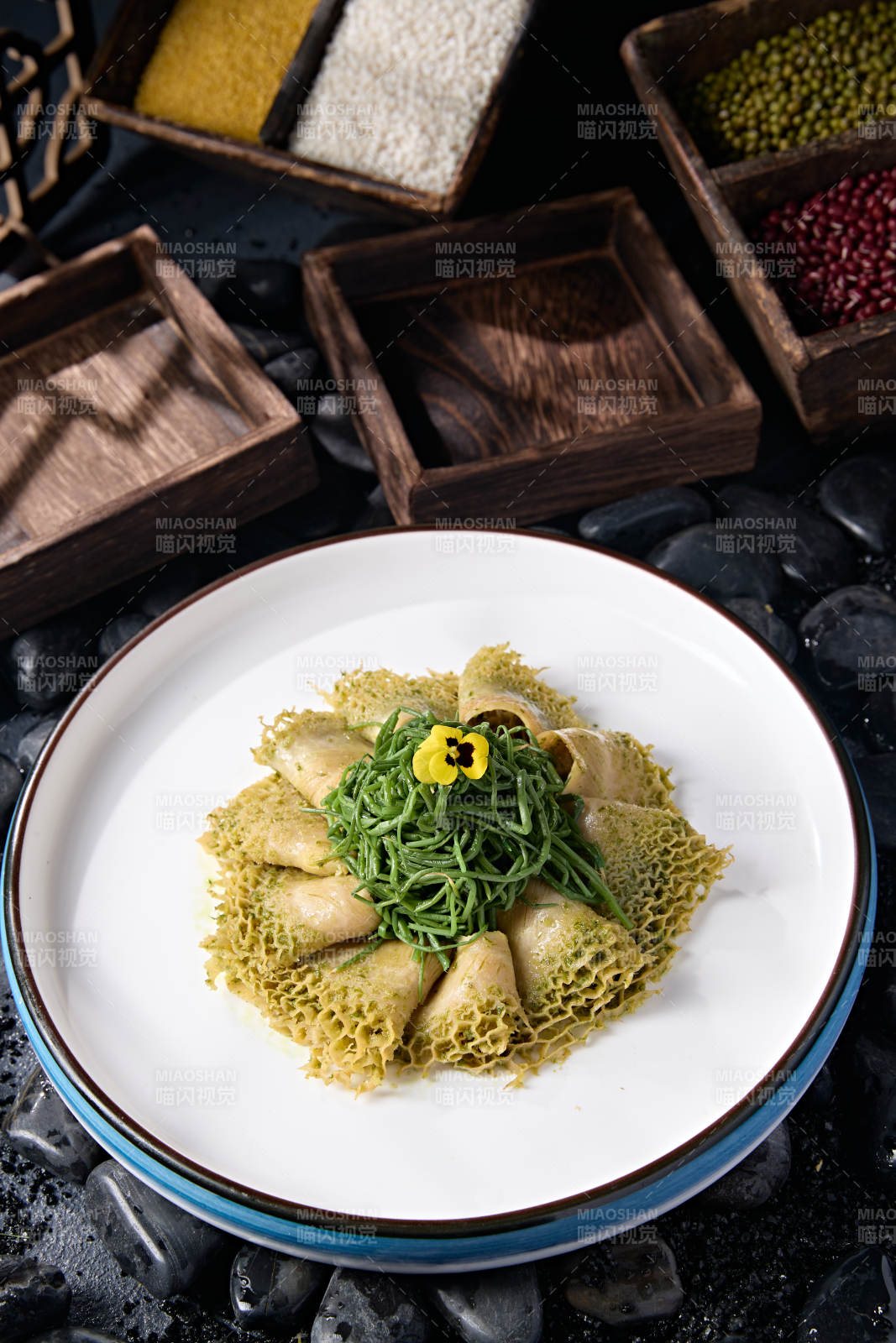 精美凉菜沙葱金钱肚