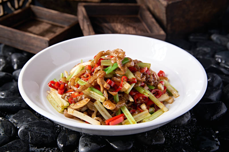 湘味小炒米椒蒜薹西芹蒜炒肥肠丝