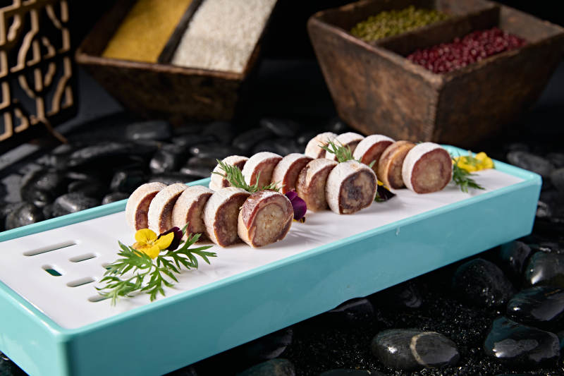 精美凉菜柿饼子核桃仁卷