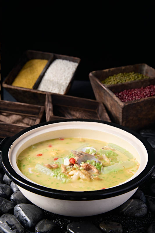 浓汤砂锅小海鲜丝瓜块