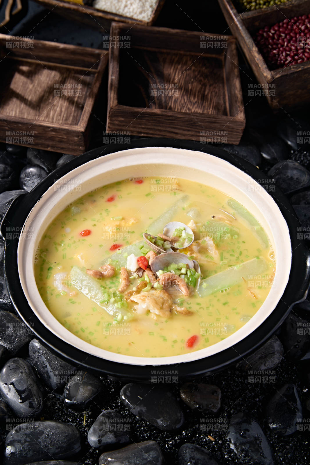 濃湯砂鍋小海鮮絲瓜塊