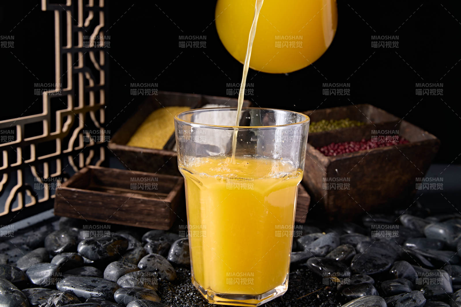 美味果汁鲜榨柳橙汁