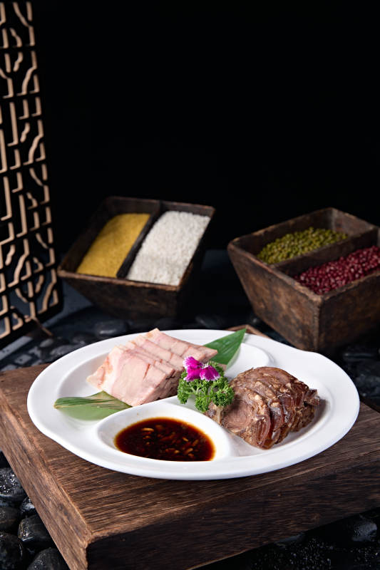 精美凉菜蘸汁压肉肘花双拼