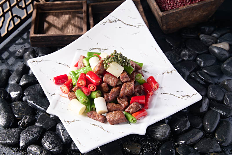 杭椒爆黑椒牛肉