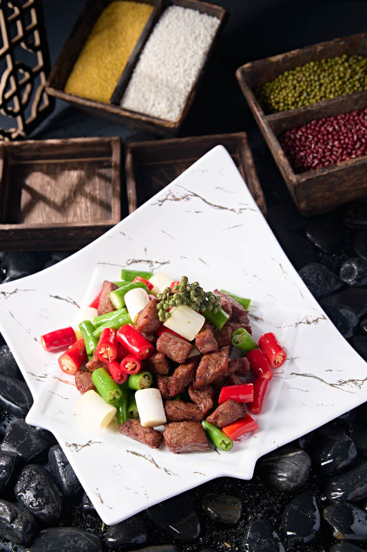 杭椒爆黑椒牛肉