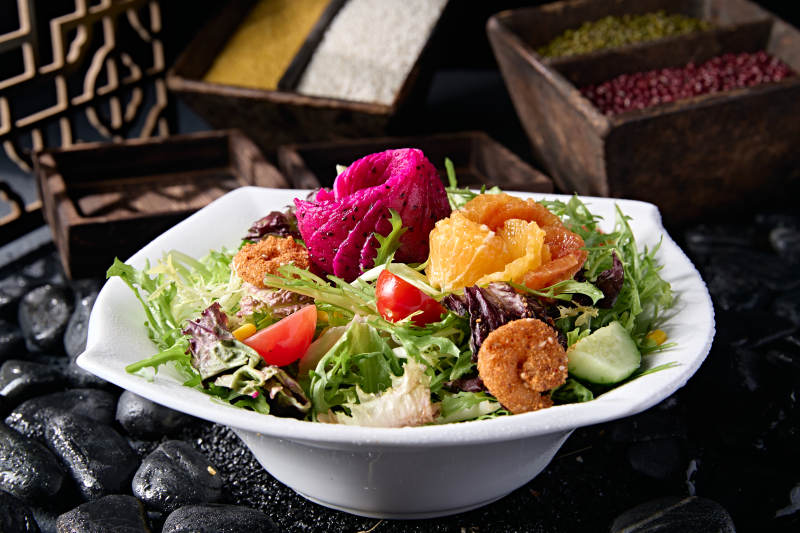 三文鱼时蔬果蔬大拌菜