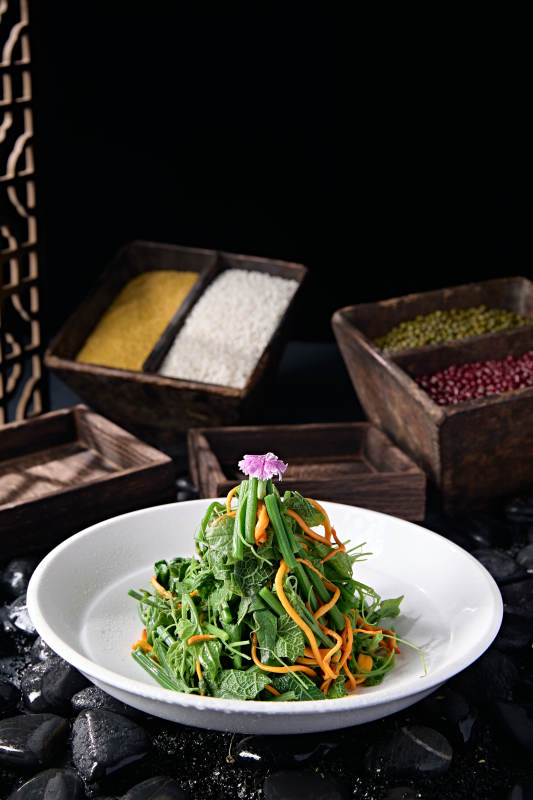 虫草花凉拌丝瓜尖