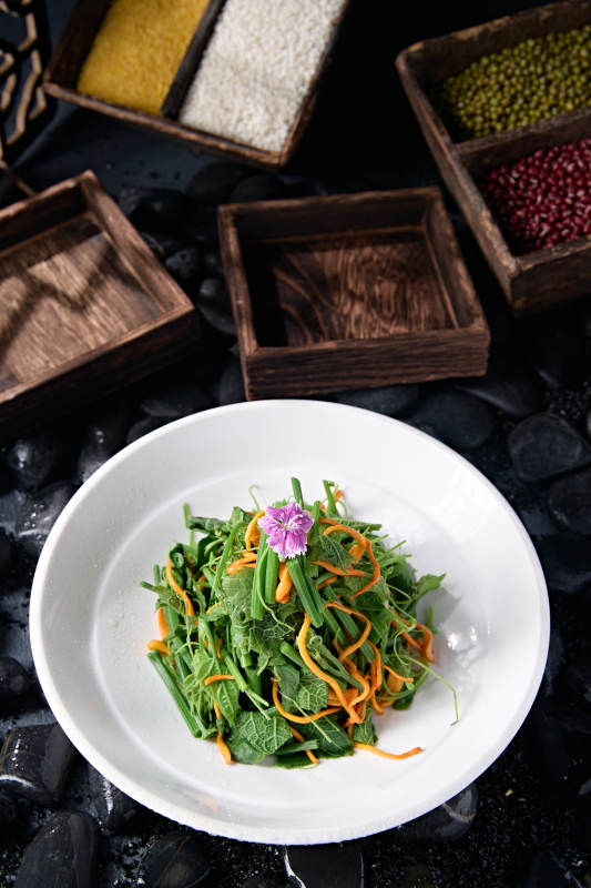 虫草花凉拌丝瓜尖