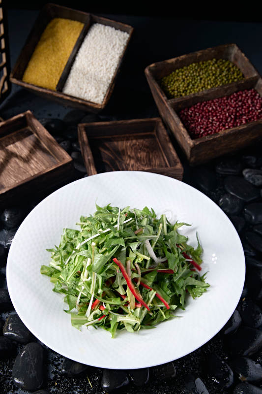 美味涼菜彩椒絲拌苦菊