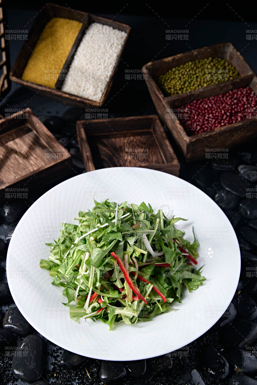 美味涼菜彩椒絲拌苦菊