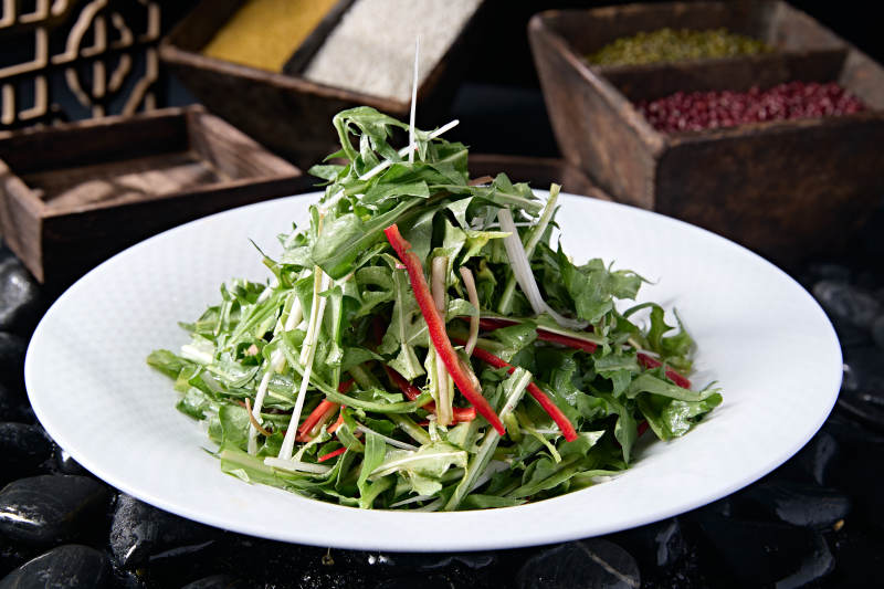 美味涼菜彩椒絲拌苦菊