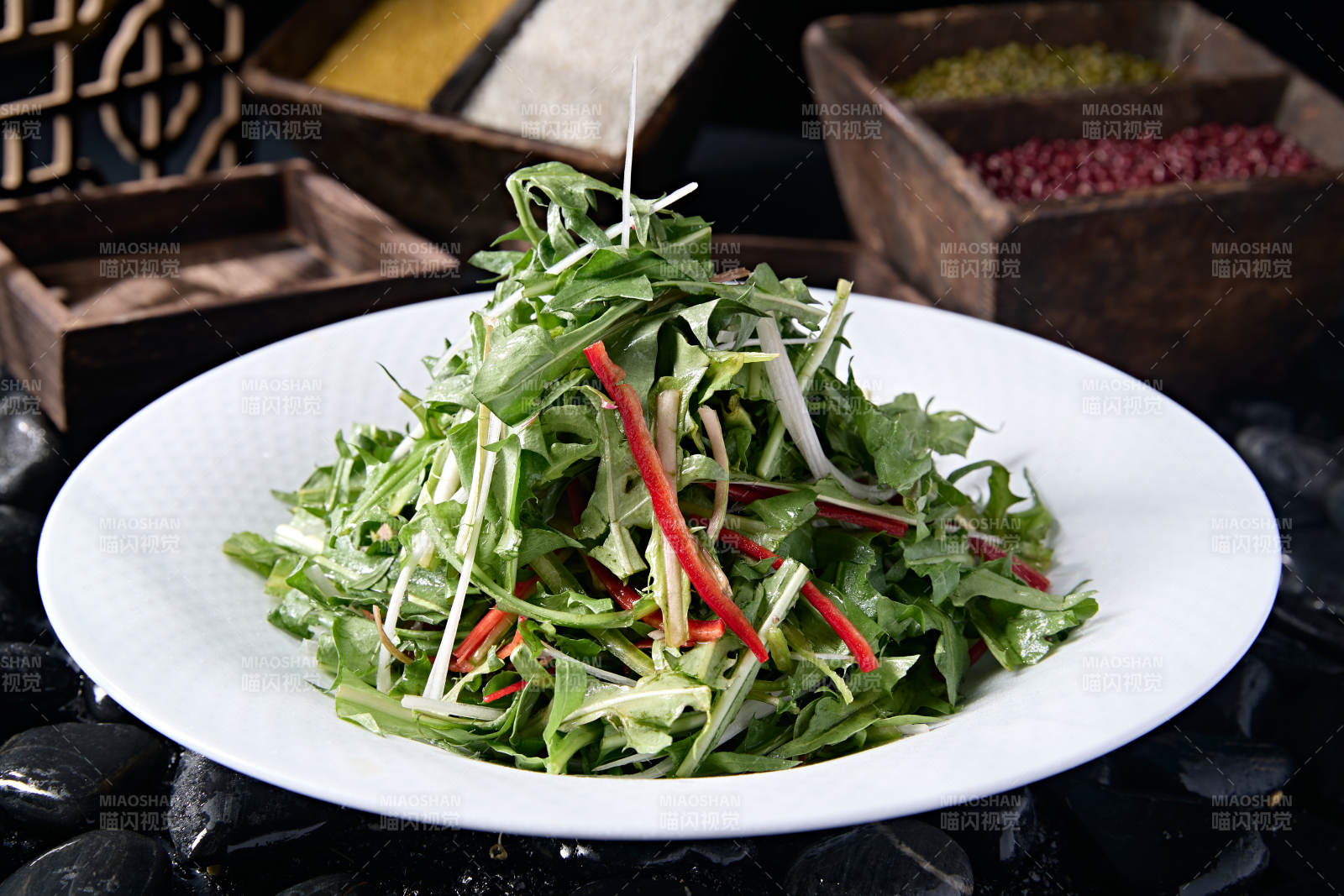 美味涼菜彩椒絲拌苦菊