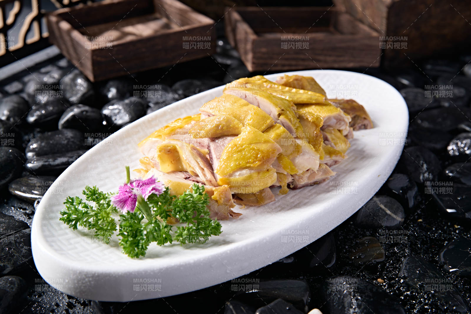 精美凉菜广式盐水白切鸡-摄影图