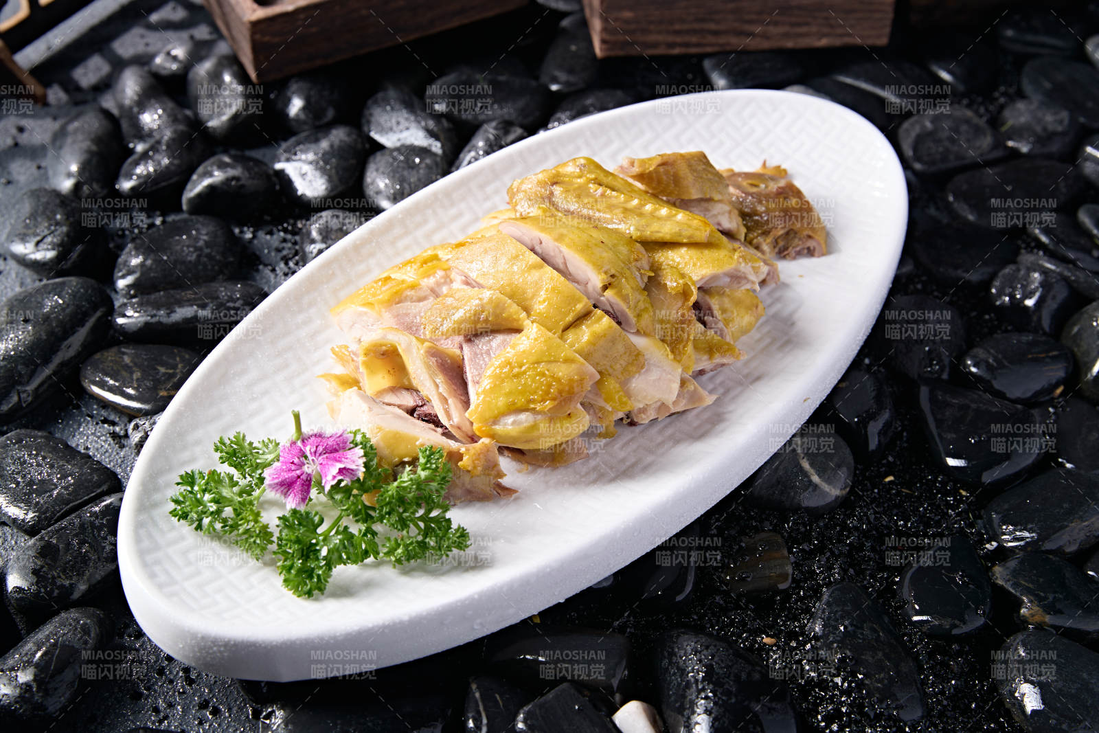 精美凉菜广式盐水白切鸡-摄影图