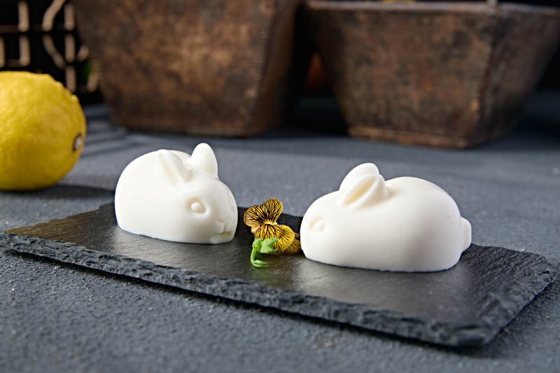 小白兔形状摇摇奶冻