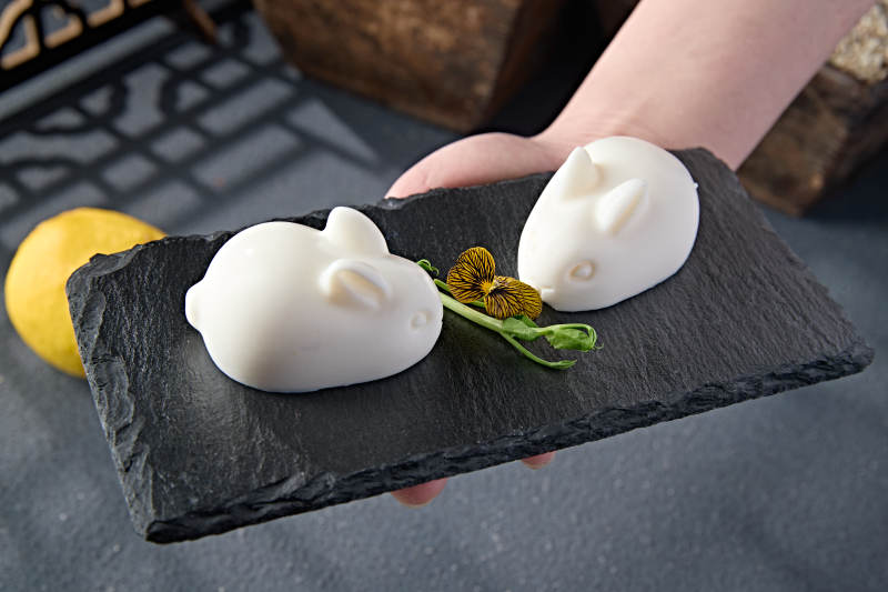 小白兔形状摇摇奶冻