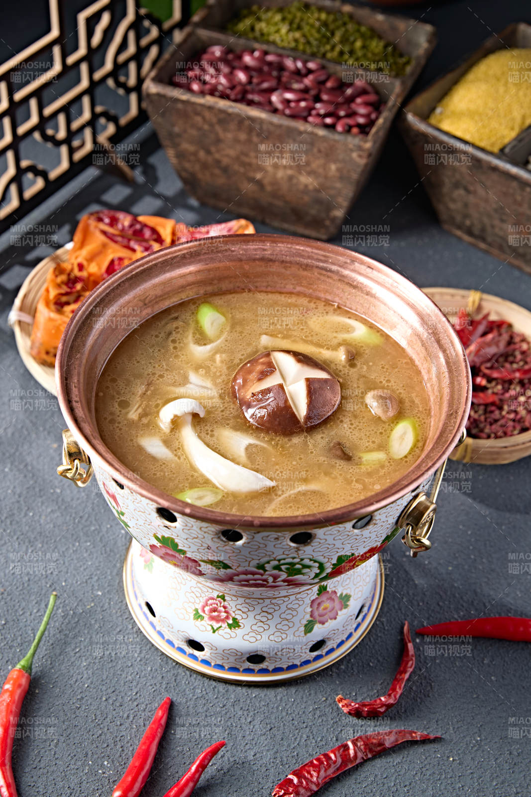 景泰蓝小火锅山珍菌汤锅底