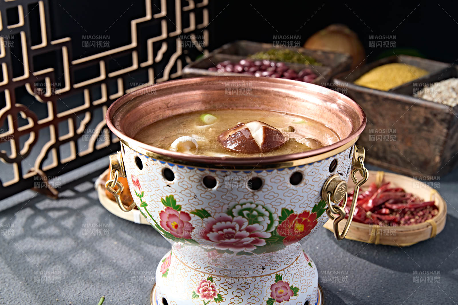 景泰蓝小火锅山珍菌汤锅底