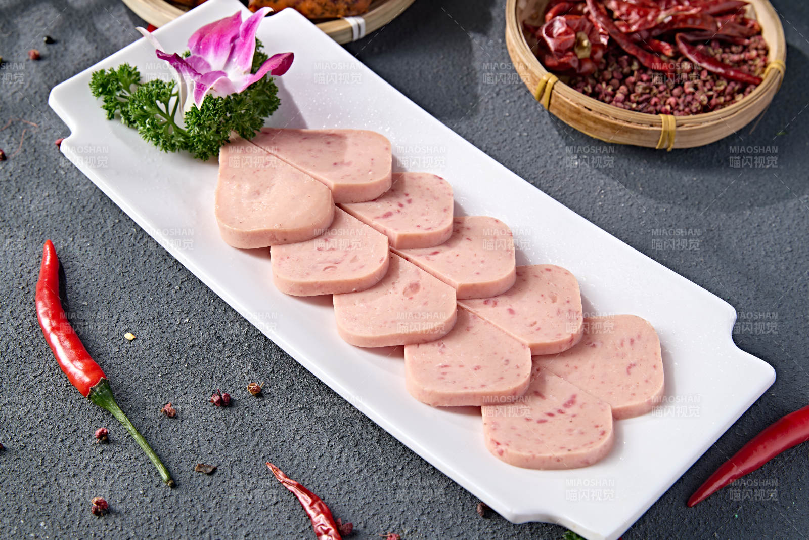 涮品食材罐头午餐肉