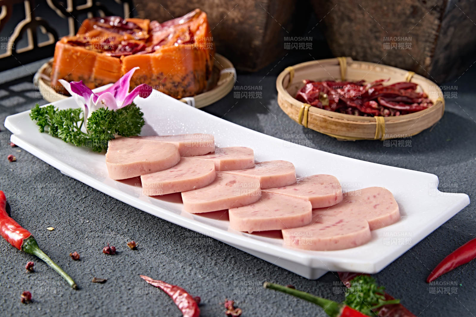 涮品食材罐头午餐肉