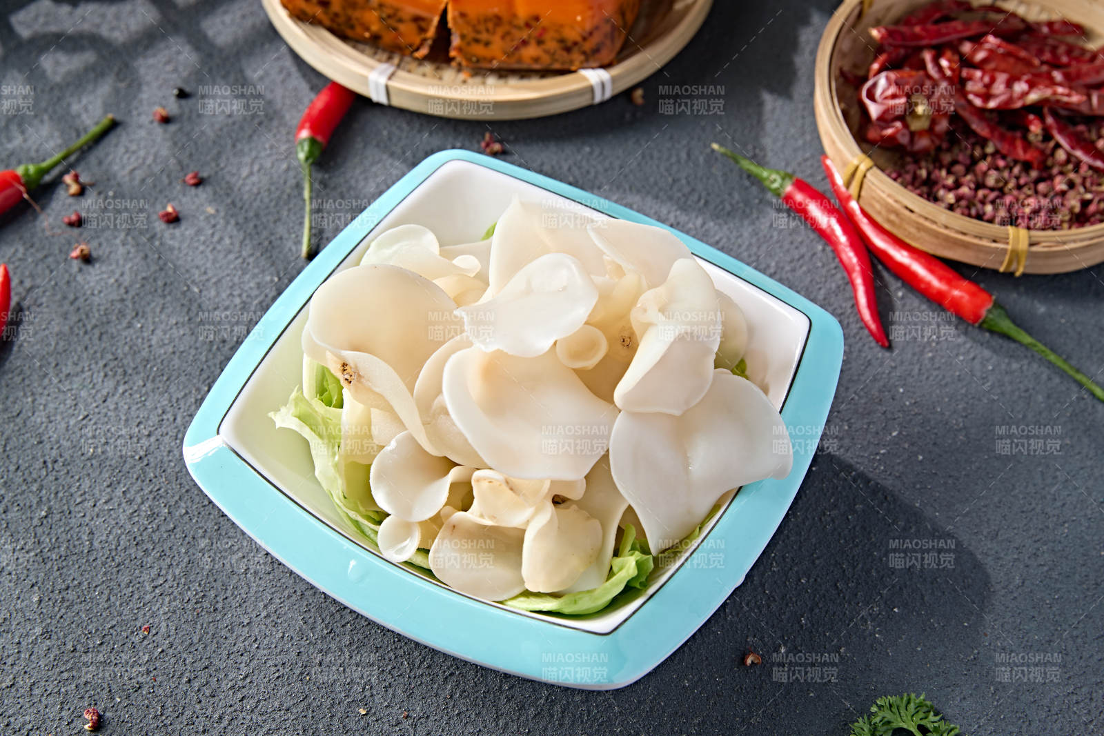 火锅食材一盘新鲜白木耳
