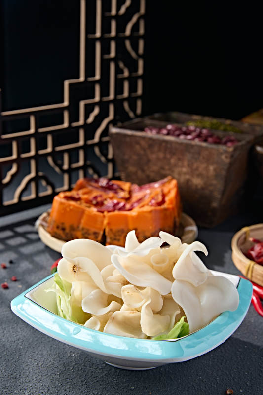 火锅食材一盘新鲜白木耳