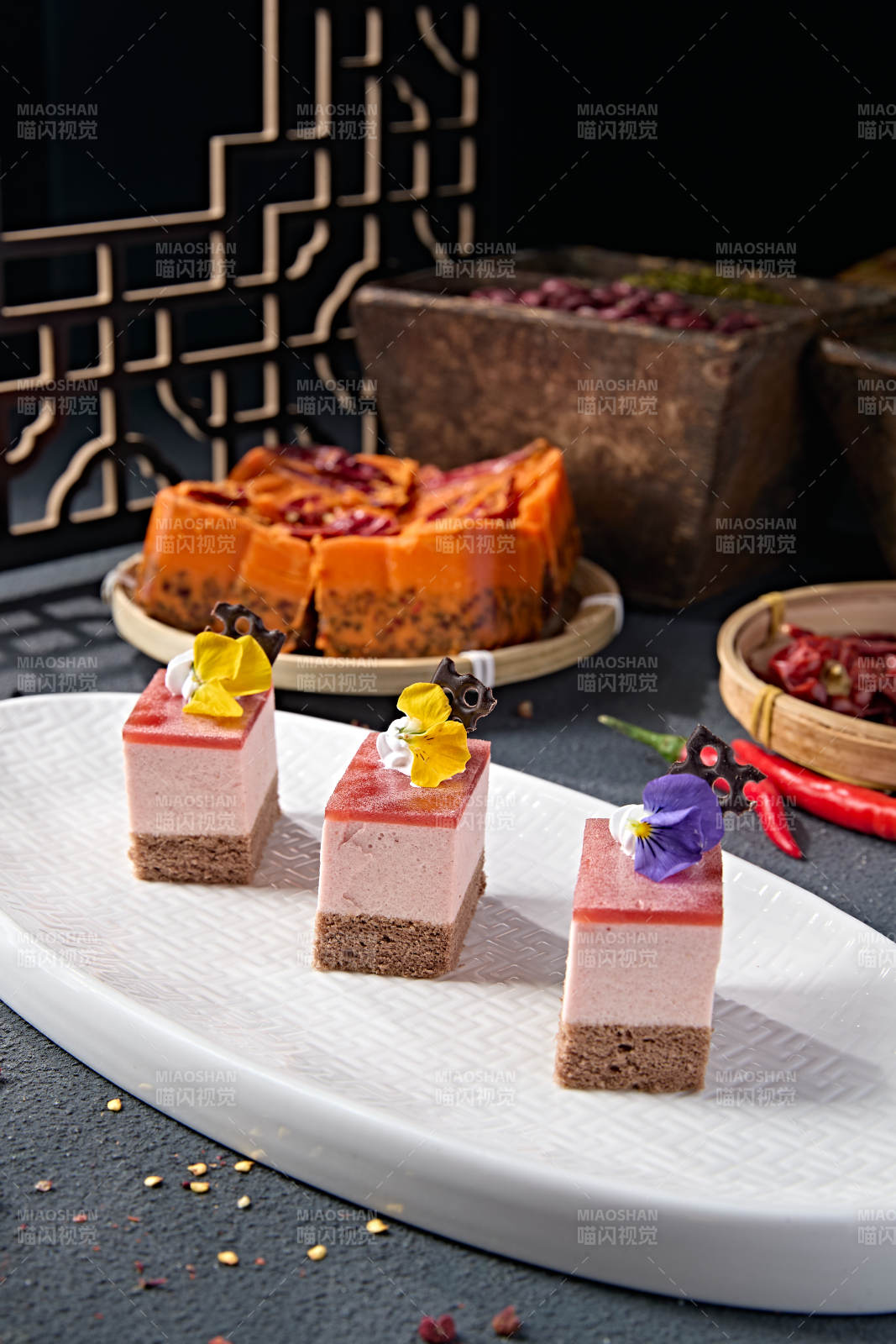 奶香慕斯草莓山楂果凍糕