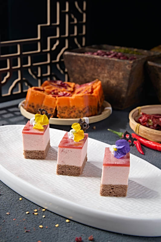 奶香慕斯草莓山楂果冻糕