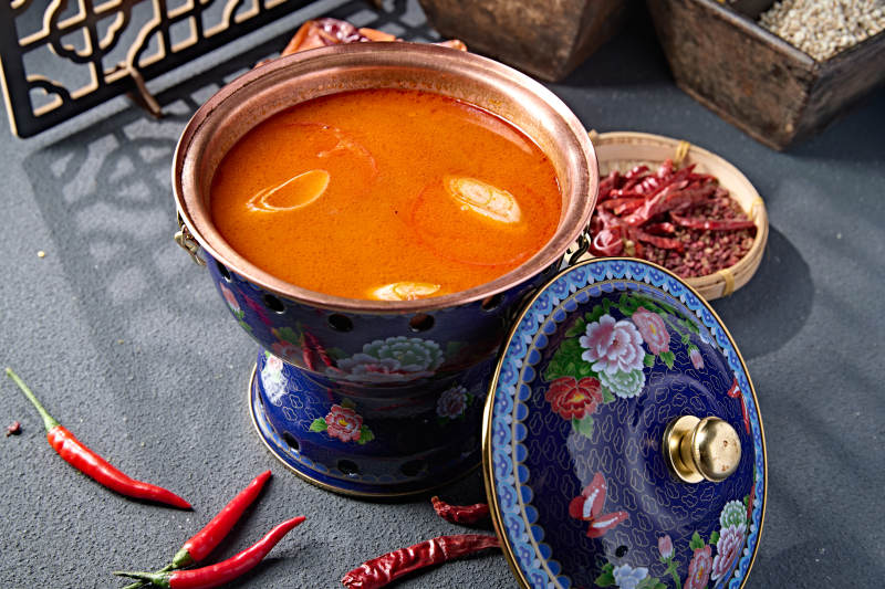 景泰蓝小火锅汤底番茄菌汤锅底