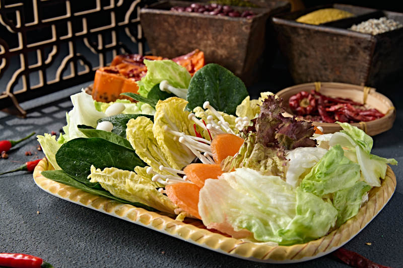 新鲜的火锅食材蔬菜拼盘