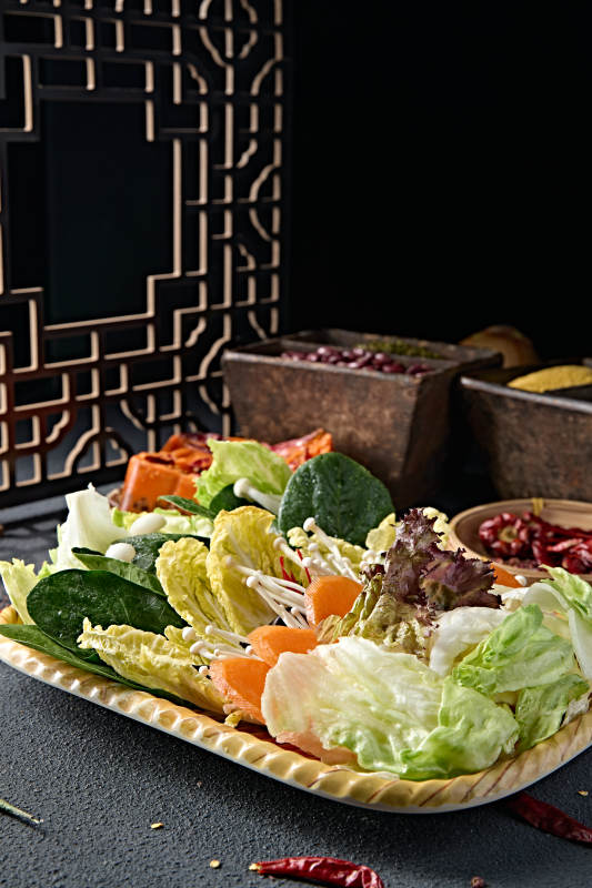 新鲜的火锅食材蔬菜拼盘