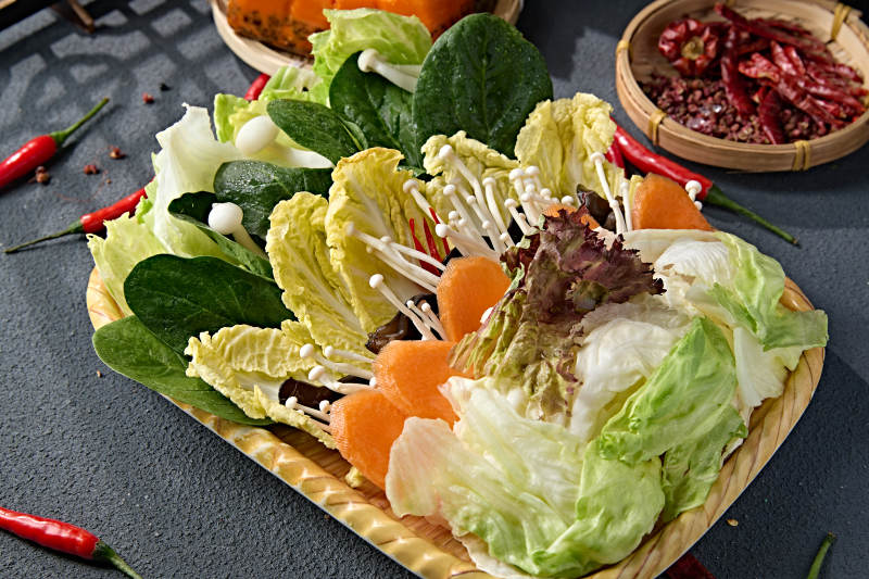 新鲜的火锅食材蔬菜拼盘