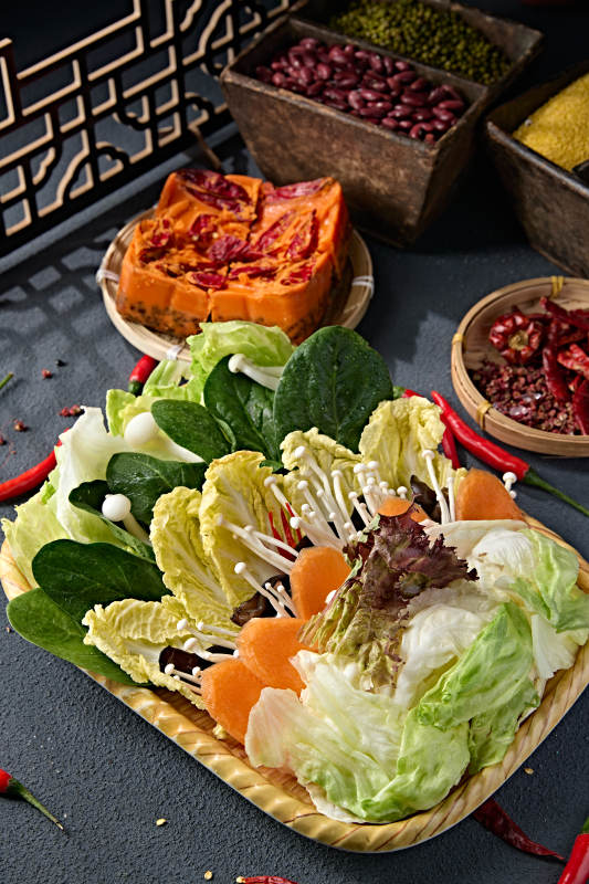 新鲜的火锅食材蔬菜拼盘