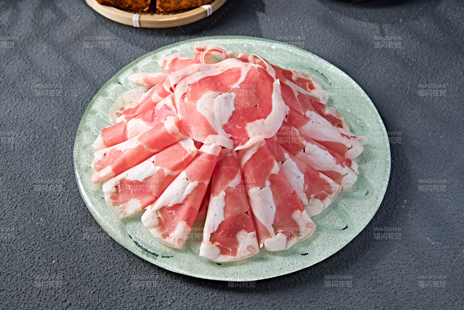 内蒙草原羔羊肉卷切片