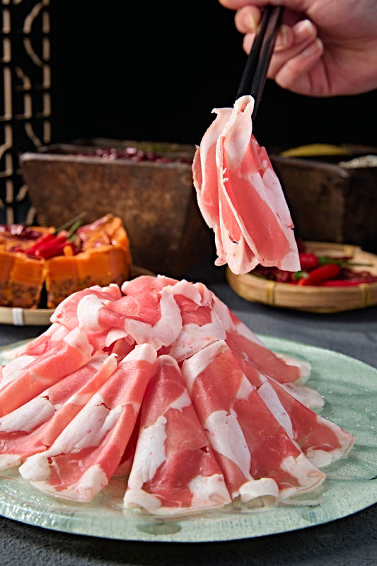 内蒙草原羔羊肉卷切片