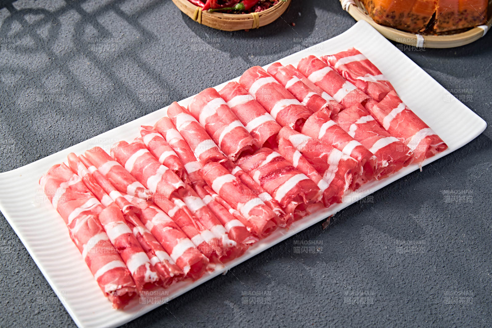 内蒙草原羔羊肉卷切片