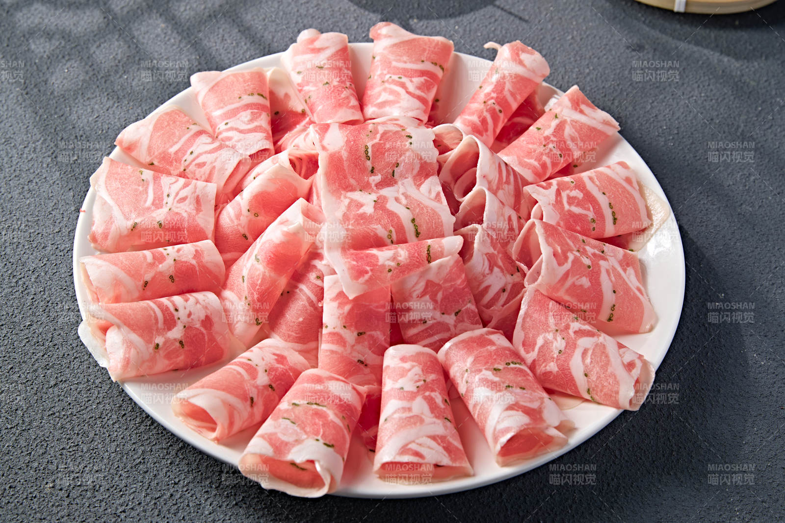 内蒙草原沙葱羔羊肉卷切片