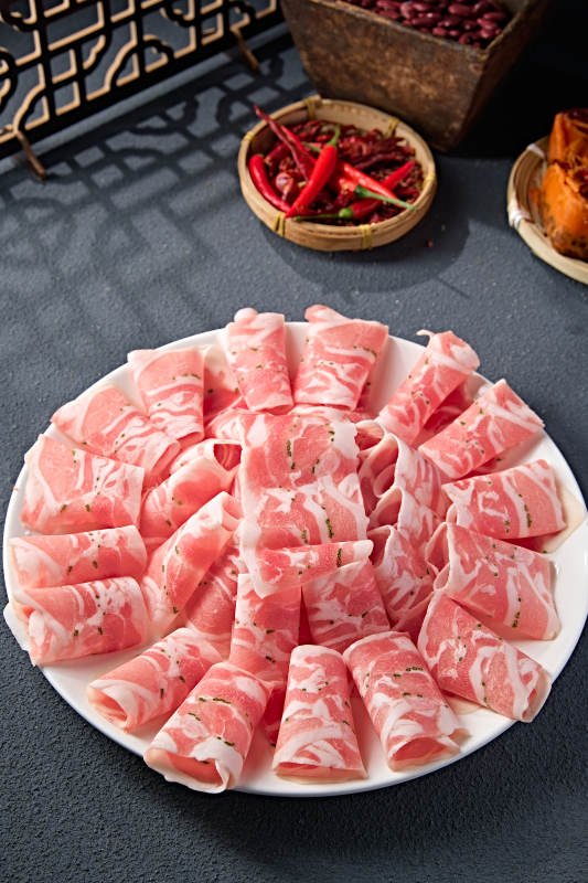 內蒙草原沙蔥羔羊肉卷切片