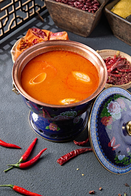 景泰蓝小火锅汤底番茄菌汤锅底